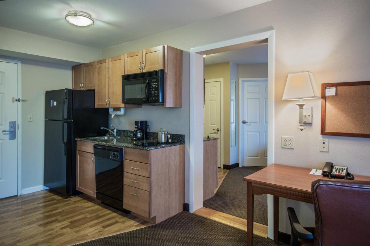 Candlewood Suites Windsor Locks By Ihg Esterno foto
